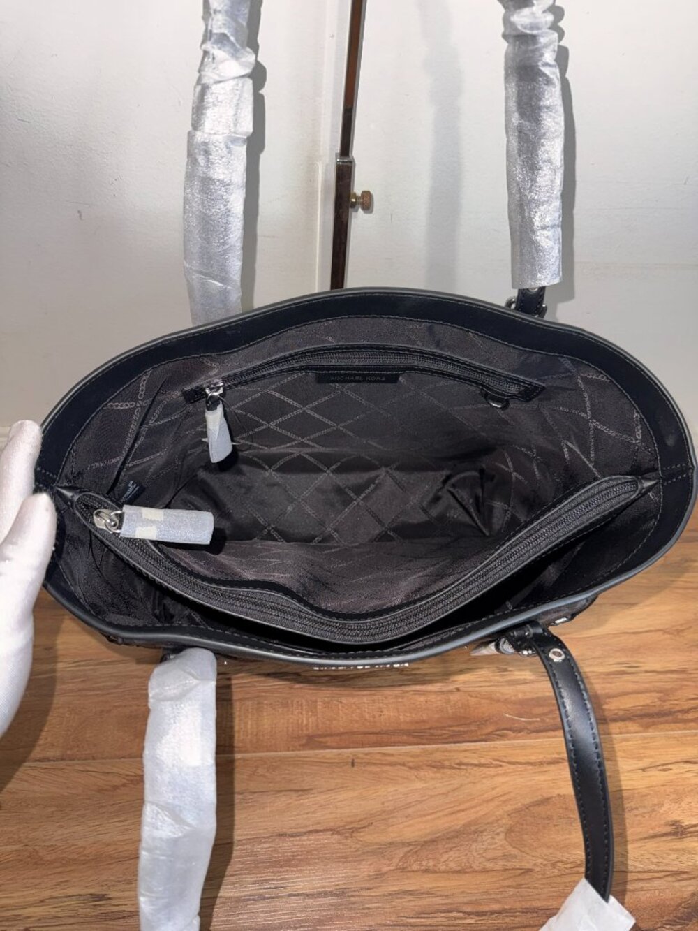 🖤Michael Kors 3 Compartment PVC/Canvas Coated Tote🖤 - Picture 7 of 16